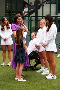 emma-raducanu-meets-kate-middleton-and-princess-charlotte-at-wimbledon-in-london-07-14-2024-1.jpg