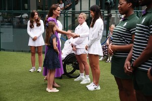 emma-raducanu-meets-kate-middleton-and-princess-charlotte-at-wimbledon-in-london-07-14-2024-6.jpg