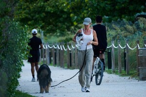 gisele-bundchen-walks-her-dog-in-miami-01-07-2024-6.jpg