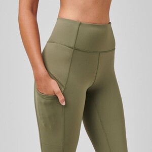 high-output-sports-legging-705987.jpg