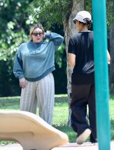 hilary-duff-at-a-park-in-studio-city-07-07-2024-0.thumb.jpg.02810d6536a0010ec78f54dc3bcc1e23.jpg