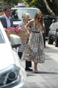 jennifer-lopez-and-ben-affleck-reunite-for-daughter-violet-s-graduation-party-in-los-angeles-05-30-2024-0.jpg