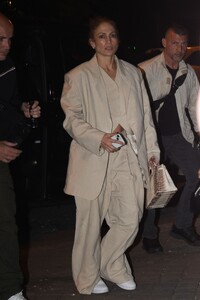 jennifer-lopez-and-manager-benny-medina-at-gigi-manko-restaurant-in-paris-05-07-2024-5.jpg