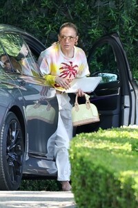 jennifer-lopez-at-her-friend-s-house-in-beverly-hills-05-27-2024-2.jpg