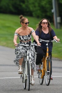 jennifer-lopez-bicycling-in-style-on-the-eve-of-her-55th-birthday-3.jpg