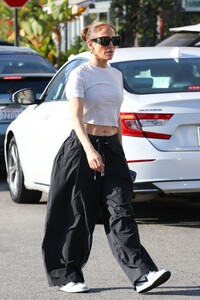 jennifer-lopez-out-in-los-angeles-06-08-2024-6.jpg