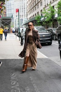 jennifer-lopez-out-in-new-york-05-05-2024-1.jpg