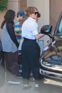 jennifer-lopez-returns-the-maybourne-hotel-in-beverly-hills-06-29-2024-8.jpg