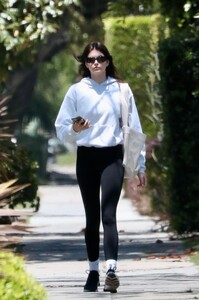 kaia-gerber-out-in-los-angeles-05-10-2024-5.jpg