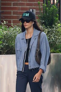 kaia-gerber-rocking-a-brat-hat-in-new-york-07-13-2024-6.jpg