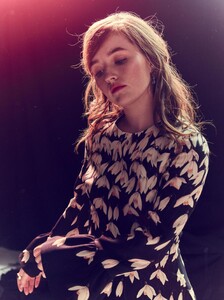kaitlyn-dever-the-sunday-times-november-2019-13.jpg