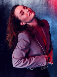 kaitlyn-dever-the-sunday-times-november-2019-22.jpg