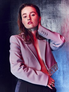 kaitlyn-dever-the-sunday-times-november-2019-30.jpg