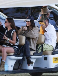 kendall-jenner-at-stagecoach-2024-rolls-in-with-friends-on-a-golf-cart-04-28-2024-0.thumb.jpg.1ab0f7f0af7c86c5089ef2e823957d7d.jpg