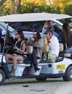 kendall-jenner-at-stagecoach-2024-rolls-in-with-friends-on-a-golf-cart-04-28-2024-2.thumb.jpg.9218ea6eb4cab10db7d48456dec1ac83.jpg