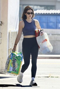lucy-hale-shopping-at-a-cvs-in-studio-city-07-05-2024-5.jpg