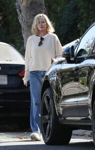 melanie-griffith-ou-in-los-angeles-12-02-2023-2.thumb.jpg.f8eb5e5c7e0d8227e5b320c6d201d3d7.jpg