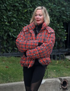 melanie-griffith-out-in-beverly-hills-01-09-2024-2.jpg