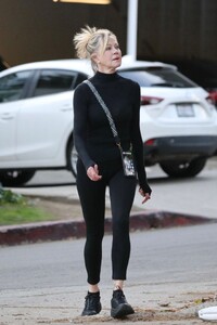 melanie-griffith-out-in-los-angeles-11-22-2023-0.jpg