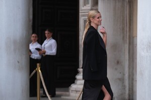 nicky-hilton-at-max-mara-resort-2025-at-the-doge-palace-in-venice-06-11-2024-1.jpg
