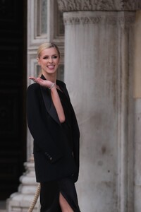 nicky-hilton-at-max-mara-resort-2025-at-the-doge-palace-in-venice-06-11-2024-2.jpg