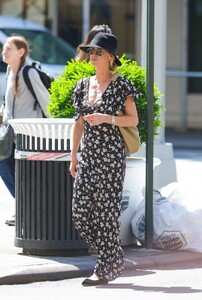 nicky-hilton-was-spotted-out-and-about-enjoying-a-walk-in-the-big-apple-05-07-2024-3.jpg