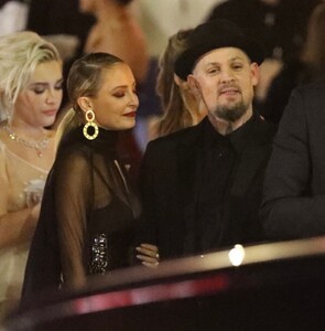 nicole-richie-and-joel-madden-exits-the-vanity-fair-oscars-party-in-los-angeles-03-10-2024-3.jpg
