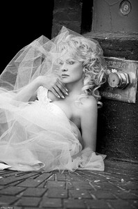 pamela-anderson-photoshoot-november-2023-9.jpg