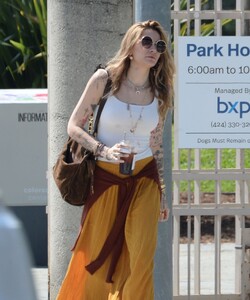 paris-jackson-out-in-los-angeles-07-27-2024-0.jpg
