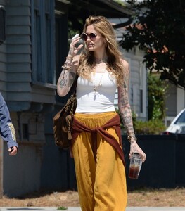 paris-jackson-out-in-los-angeles-07-27-2024-6.jpg