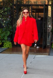 rita-ora-dressed-in-all-red-in-new-york-07-09-2024-0.jpg