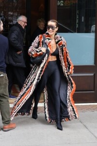 rita-ora-in-a-fur-striped-long-coat-in-new-york-05-06-2024-2.thumb.jpg.0e93ec5f6c45bbee1846ba6e0659d0ce.jpg