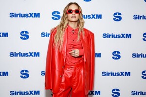 rita-ora-s-red-hot-radio-look-a-masterclass-in-monochrome-accessorizing-3.jpg