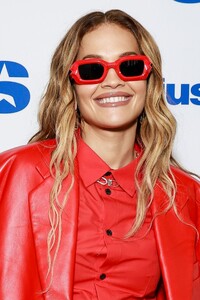 rita-ora-s-red-hot-radio-look-a-masterclass-in-monochrome-accessorizing-4.jpg
