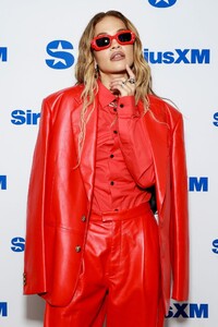 rita-ora-s-red-hot-radio-look-a-masterclass-in-monochrome-accessorizing-6.jpg