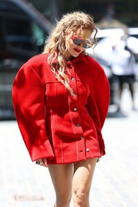 rita-ora-s-scarlet-sensation-7-red-hot-looks-in-48-hours-6.jpg