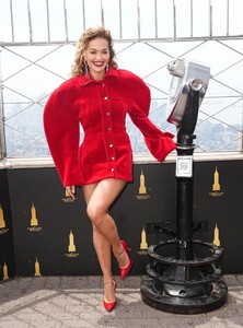 rita-ora-visit-the-empire-state-building-in-new-york-07-09-2024-4.jpg