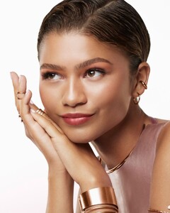 zendaya-lancome-s-lip-idole-campaign-2024-0.jpg