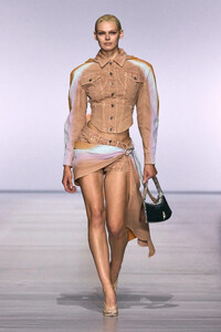 00020-mugler-spring-2024-ready-to-wear-credit-gorunway.thumb.jpg.5f5fce3bc3569bc46ec2565e6677e8fa.jpg
