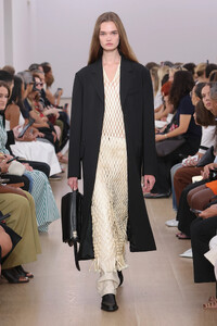 00040-proenza-schouler-spring-2024-ready-to-wear-credit-brand.thumb.jpg.334d0b652f75b77663b3552fcfb482f4.jpg