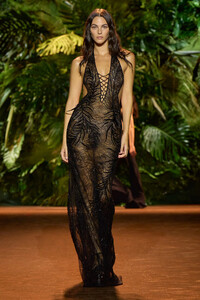 00057-roberto-cavalli-spring-2024-ready-to-wear-credit-gorunway.thumb.jpg.fc43558580b25b4eeae6c7e27cde201d.jpg