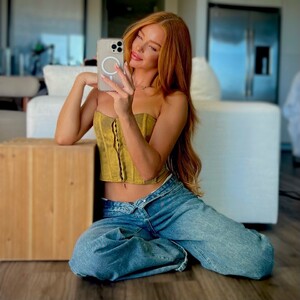 [2024.08.01] isarahvee_453001984_1031637041960715_3789996855273726351_n.jpg