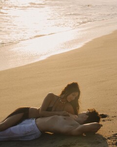 [2024.08.02] victoriajustice_453734335_415604458163859_8148443819004131271_n.jpg