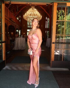 [2024.08.05] ariannyceleste_454411212_1004607971366652_5755869473210403387_n.jpg