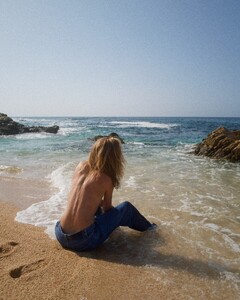 [2024.08.05] josephineskriver_454153594_825528076345929_4221893848591029533_n.jpg