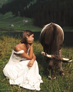 [2024.08.05] megbatphoto_454233525_523934856745059_6675598963472780284_n.jpg