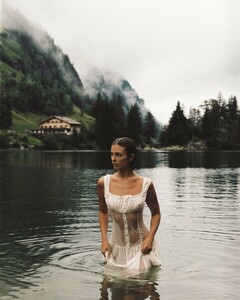 [2024.08.05] megbatphoto_454401539_871786004806098_7907739146675415212_n.jpg