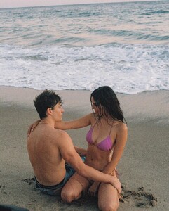 [2024.08.10] victoriajustice_454254663_3600549213568750_5004482260797614402_n.jpg