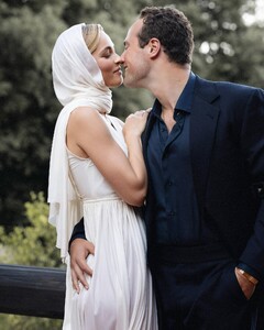 [2024.08.13] carolineannkelley_455312886_990528166146469_7076499954029101219_n.jpg