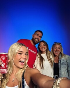 [2024.08.24] julzdunne_455819534_858147829581885_3807817038396333650_n.jpg